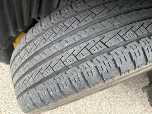 Used 2022 Subaru Ascent Touring image 2