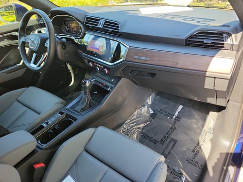 Certified 2025 Audi Q3 2.0T Premium w/ Convenience Package AWD/4WD image 11