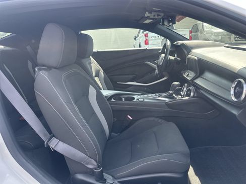 Used 2017 Chevrolet Camaro LT RWD image 22