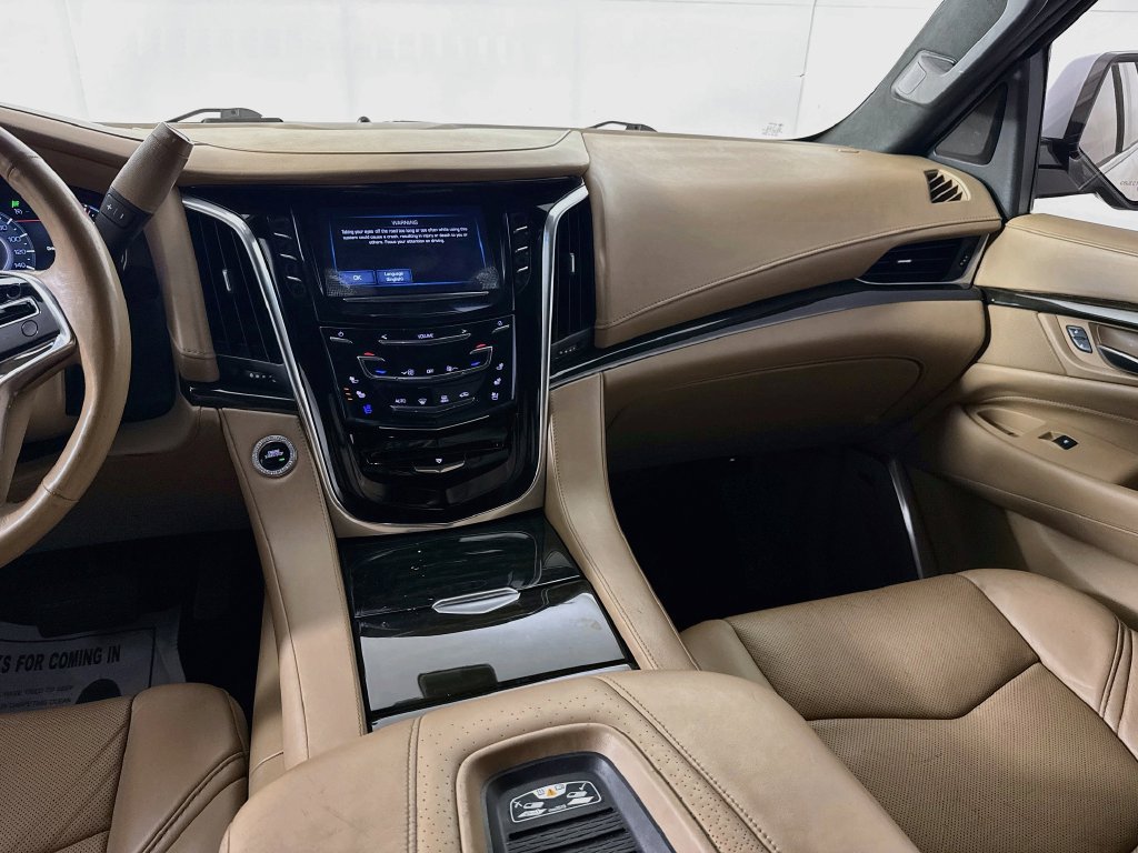 Used 2019 Cadillac Escalade ESV Platinum RWD image 28