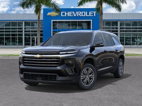 Used 2026 Chevrolet Traverse LT FWD image 7