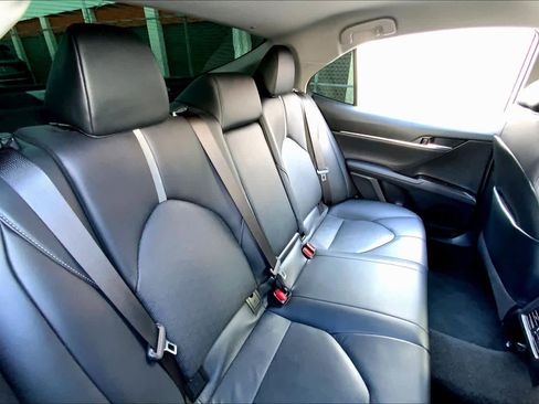 Used 2021 Toyota Camry XSE image 18