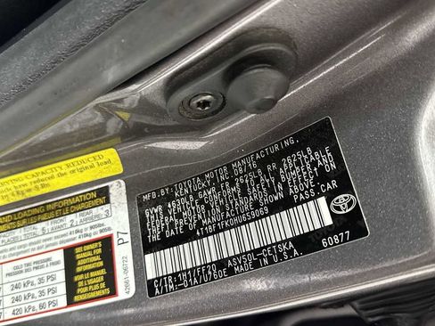 Certified 2017 Toyota Camry SE image 11