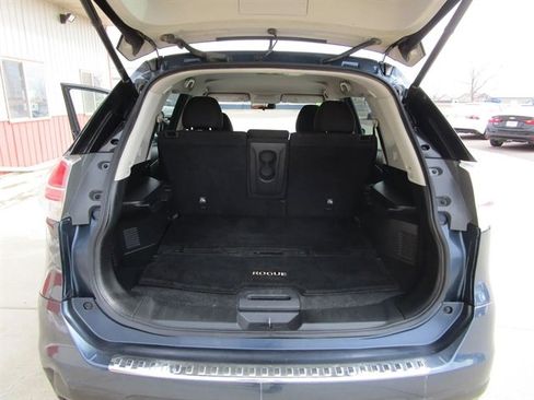 Used 2015 Nissan Rogue SV w/ SV Premium Package image 13