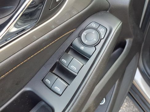 Used 2019 Chevrolet Traverse LT AWD/4WD image 12