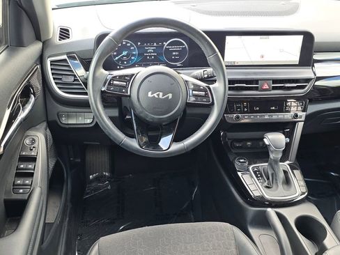 Certified 2024 Kia Seltos S image 11