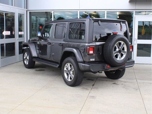 Used 2022 Jeep Wrangler Unlimited Sahara AWD/4WD image 8