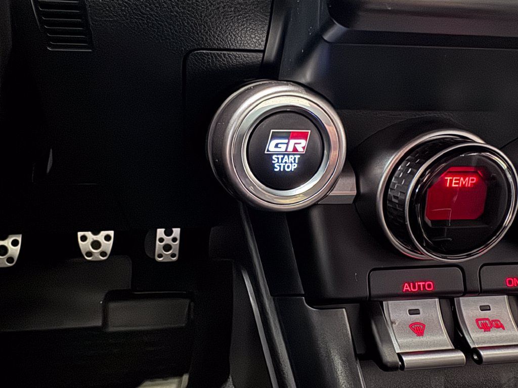 Used 2025 Toyota GR86 Premium w/ Performance Package RWD image 18