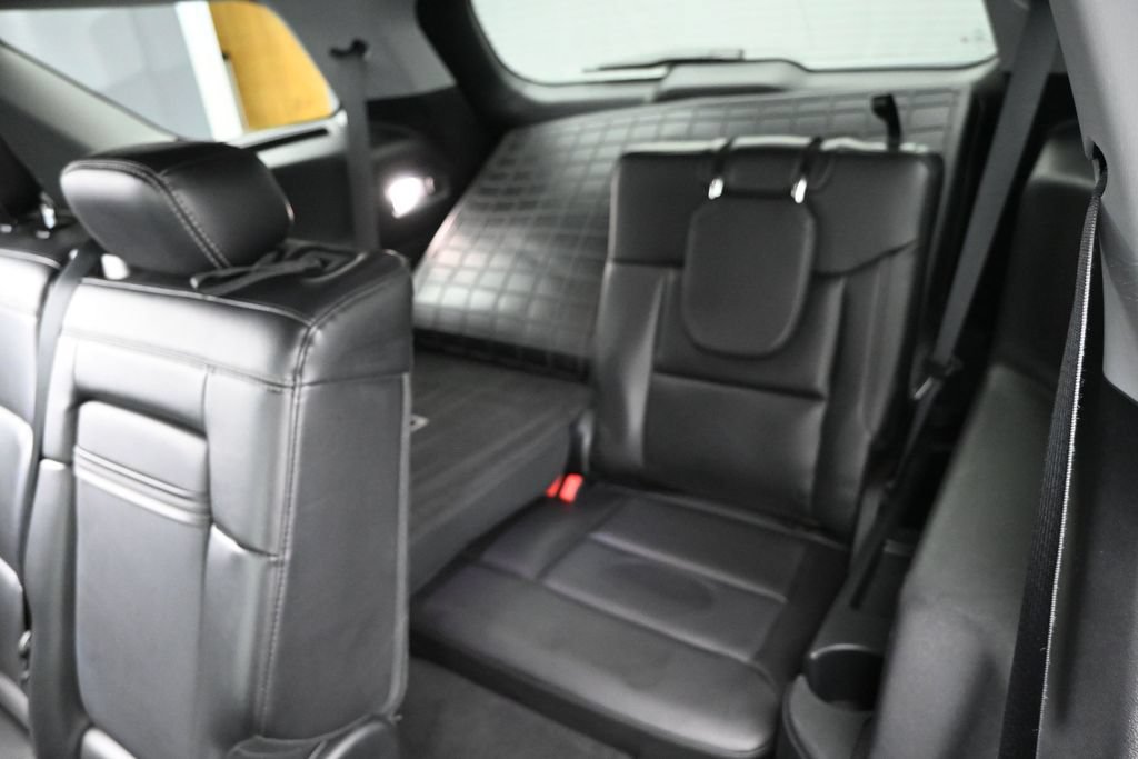 Used 2023 Ford Explorer XLT w/ Equipment Group 202A AWD/4WD image 16