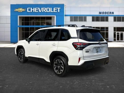 Used 2025 Subaru Forester Premium w/ Convenience Package #1 AWD/4WD image 3
