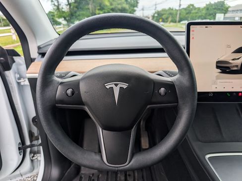 Used 2023 Tesla Model Y Long Range AWD/4WD image 21
