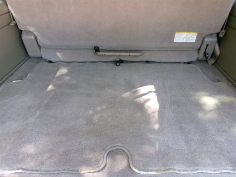 Used 2005 Chevrolet Suburban Z71 w/ Preferred Equipment Group image 35