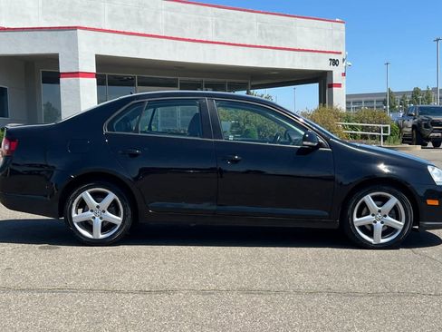 Used 2010 Volkswagen Jetta Limited Edition w/ California Edition Pkg FWD image 6