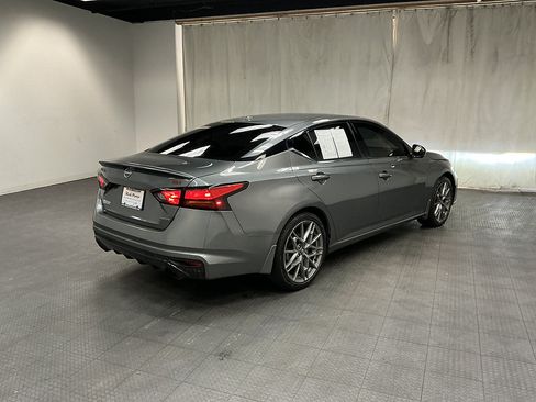 Used 2024 Nissan Altima 2.0 SR FWD image 5