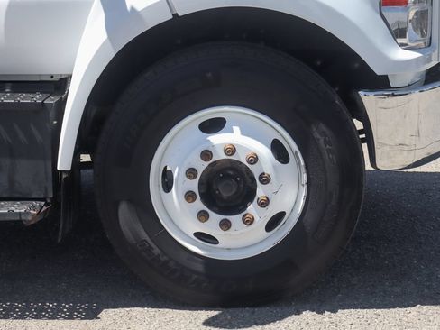 Used 2022 Ford F650 2WD Regular Cab Super Duty image 35