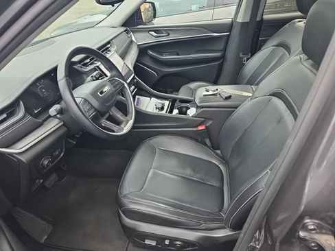 Used 2022 Jeep Grand Cherokee L Limited AWD/4WD image 9