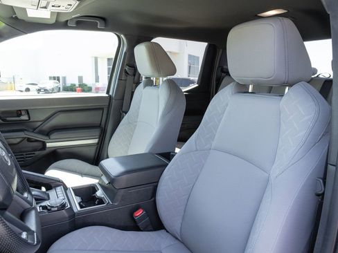 Certified 2024 Toyota Tacoma SR5 AWD/4WD image 11