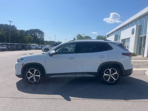 New 2026 Volkswagen Tiguan SE FWD image 3