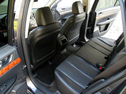 Used 2012 Subaru Outback 2.5i Limited image 23