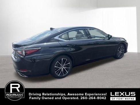 Used 2025 Lexus ES 350 w/ Premium Package FWD image 5