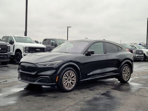 Used 2024 Ford Mustang Mach-E Premium image 8