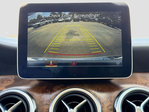 Used 2019 Mercedes-Benz GLA 250 image 32