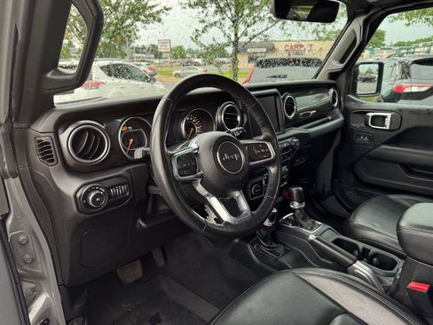 Used 2021 Jeep Wrangler Unlimited Sahara AWD/4WD image 32