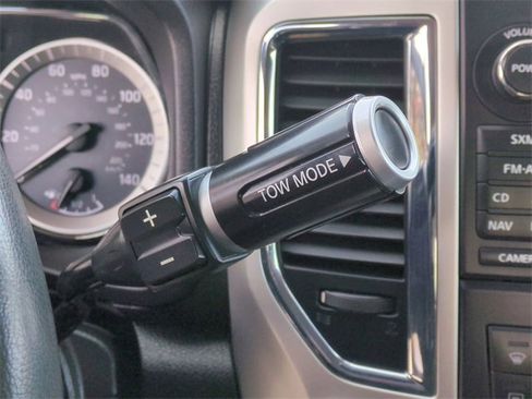 Used 2017 Nissan Titan SL image 17