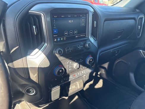 Used 2022 Chevrolet Silverado 1500 LT image 22