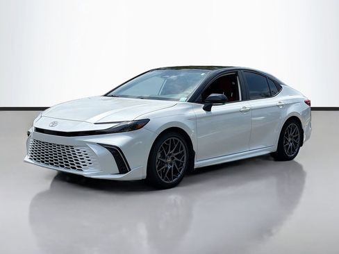 Used 2025 Toyota Camry XSE FWD image 2