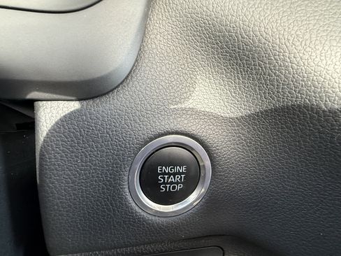 Used 2023 Toyota Tundra Limited image 33