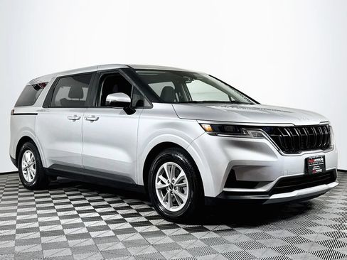 Used 2023 Kia Carnival LX w/ Paint Protection Package FWD image 1
