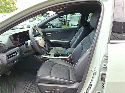 Certified 2025 Kia K4 GT-Line image 13