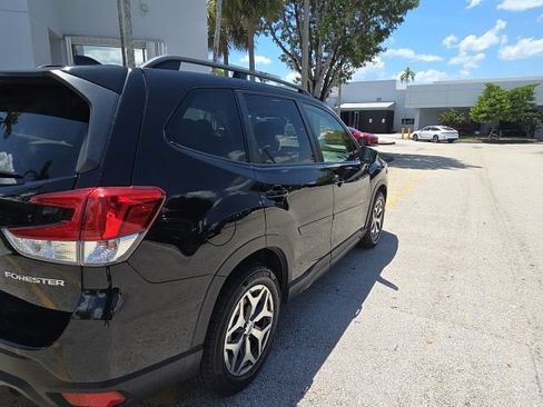 Used 2019 Subaru Forester Premium AWD/4WD image 4