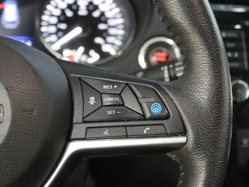 Used 2020 Nissan Rogue SV AWD/4WD image 17