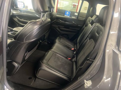 Certified 2023 Jeep Grand Cherokee Altitude image 8