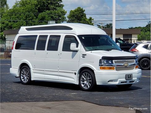 Used 2020 Chevrolet Express 2500 w/ Enhanced Convenience Package RWD image 9