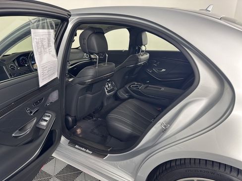 Used 2020 Mercedes-Benz S 560 4MATIC Sedan image 25