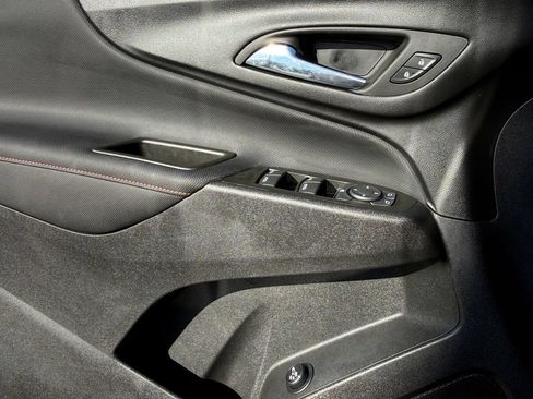 Used 2023 Chevrolet Equinox RS AWD/4WD image 11