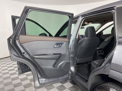 Used 2023 Nissan Rogue SV image 39