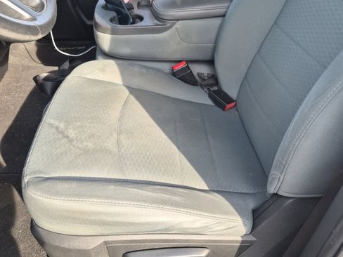 Used 2017 RAM 1500 Express AWD/4WD image 8