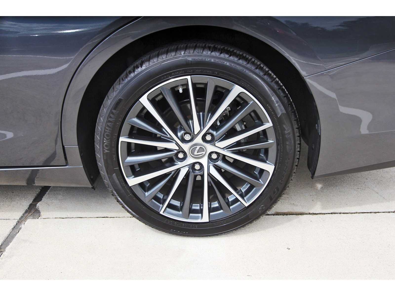 Used 2022 Lexus ES 350 w/ Premium Package FWD image 32