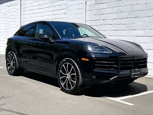 Certified 2025 Porsche Cayenne Coupe AWD/4WD image 7