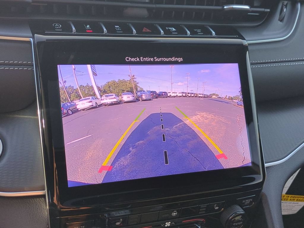New 2027 Jeep Grand Cherokee Laredo X RWD image 22