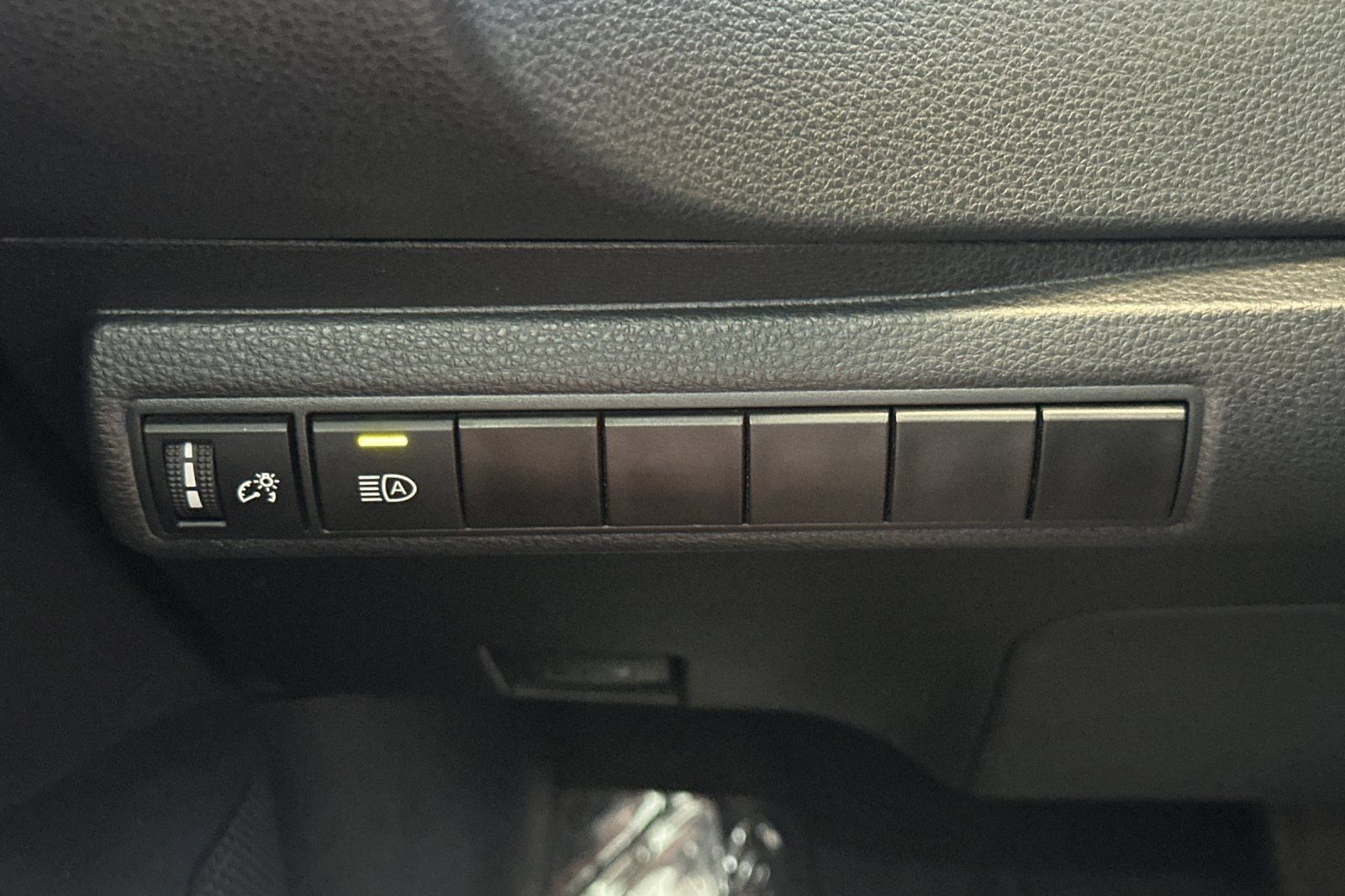 Certified 2023 Toyota Corolla LE FWD image 29