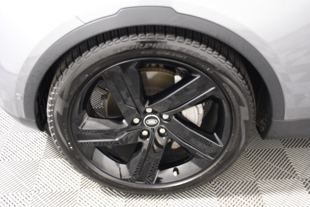 Certified 2025 Land Rover Discovery S AWD/4WD image 11