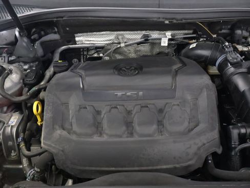 Used 2023 Volkswagen Tiguan SE R-Line image 28