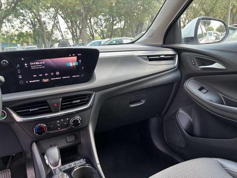 Used 2025 Buick Encore GX Preferred FWD image 34
