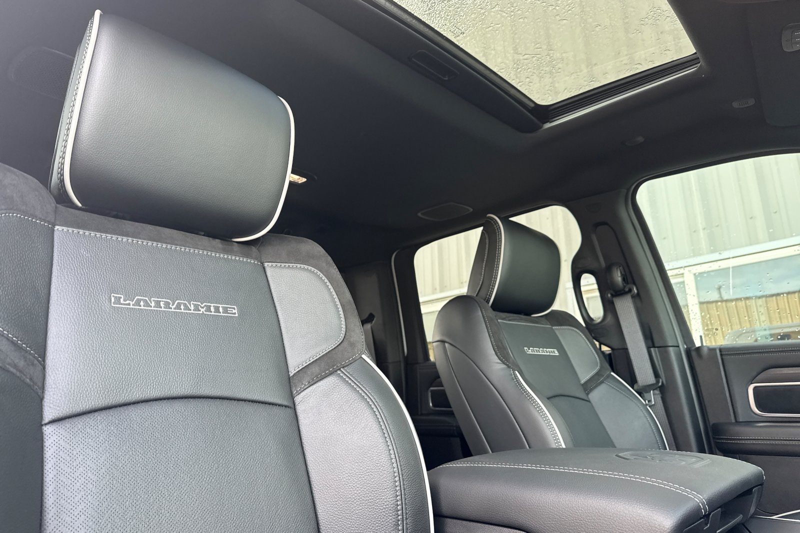 New 2026 RAM 3500 Laramie AWD/4WD image 19