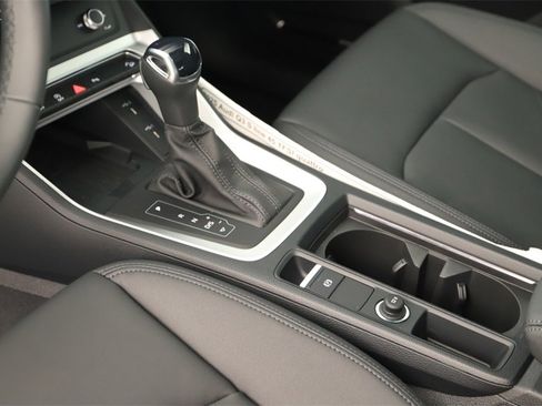 New 2025 Audi Q3 2.0T Premium image 17